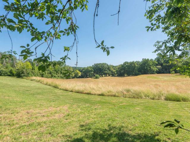 Propriete En Pierre 420 M2 Hab 8 Hectares Rare 420m² Latresne