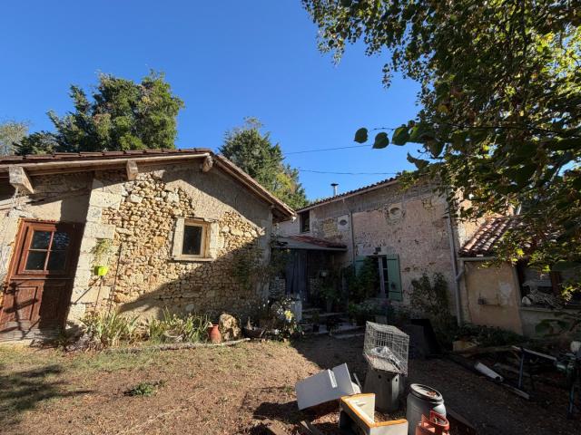 Propriété Équestre au Cœur de la Dordogne 4,9 Ha 138m² Vanxains