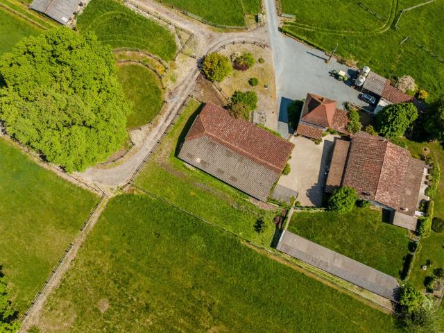 Propriété équestre d’exception 23 hectares Calme absolu 240m² Sainte Colombe de Villeneuve