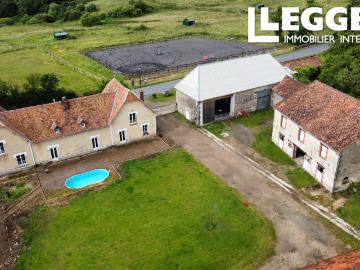 Propriété équestre Maison de 300m2 avec 5 chambres sur 25 hectares! Un véritable domaine de caractère