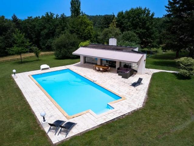 Propriété Equestre sur 25ha clos, Maison, gite, 14 box et équipe