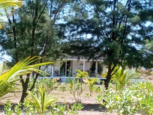 Propriété EXCEPTIONNELLE 350m front de mer, 3 cottages sur 7 hectares à l'Est de Sumba en Indonésie !
