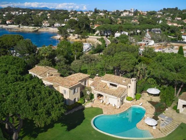Propriété exceptionnelle en bord de mer du Cap d'Antibes