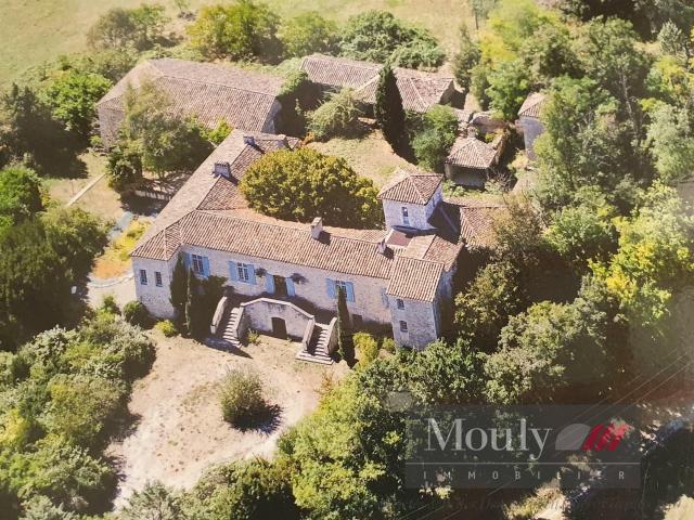 Propriete Exceptionnelle En Quercy Blanc Sur 15 Hectares 364m² Montcuq