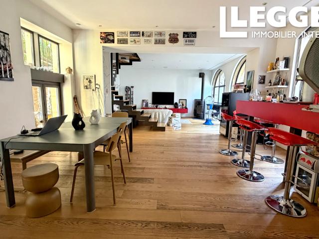 Propriété exceptionnelle rénovée pour créer une maison luxueuse et spacieuse