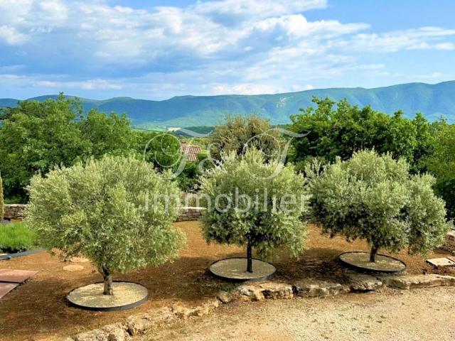 Propriété face au Luberon 265m² Viens