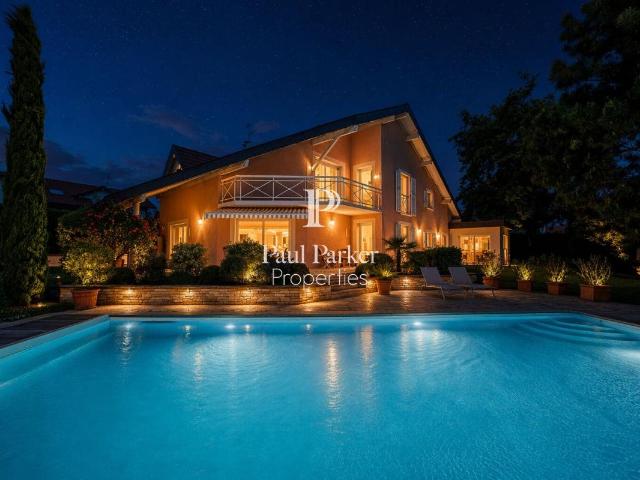 Propriété familiale, aux portes de Genève, Repositionnée au. 320m² Prévessin Moëns