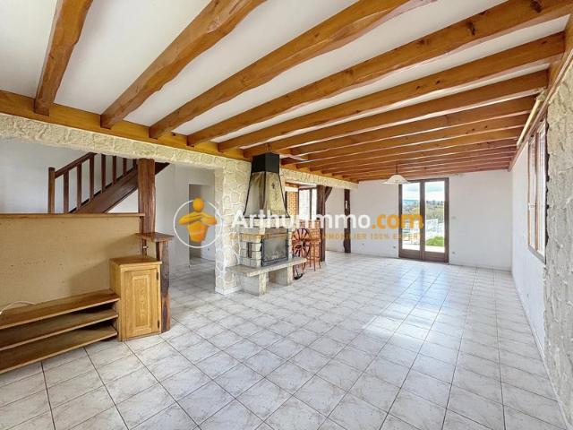Maison familiale de 157 m² avec piscine et vue dégagée Chimilin