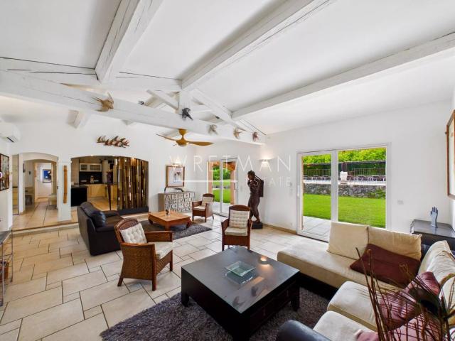 Propriété familiale avec piscine Montauroux 238m² Montauroux