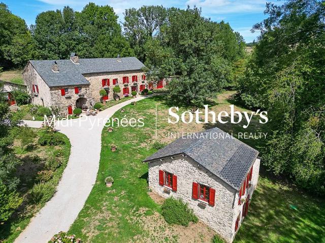 Propriété familiale avec vue panoramique jusqu'à 77 Ha 440m² Dourgne
