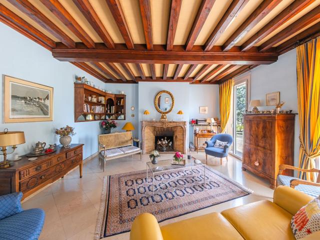 Propriété familiale de charme au coeur du quartier prisé de. 230m² Saint Rémy