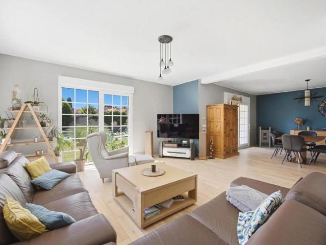 Propriété familiale de 185 m² avec piscine, sans vis à vis