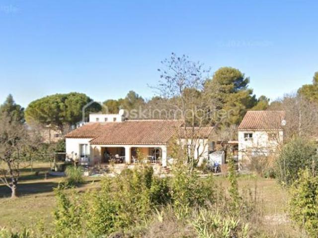 Propriété familiale de 3 maisons sur 4200m2 de terrain