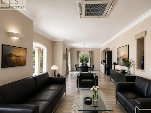 Propriété familiale de 5 chambres, 314m2 avec vue sur les mo