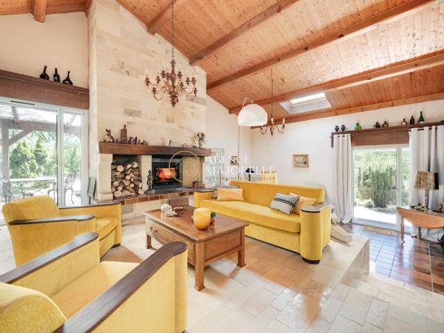 Propriété familiale 285 m2, 4 suites,Parc arboré 2 hectares
