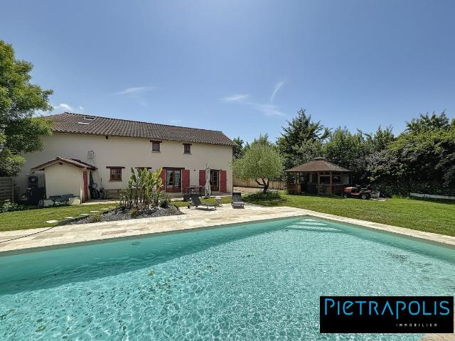 Propriété familiale 7 chambres Vue d'exception 277m² Montmerle sur Saône