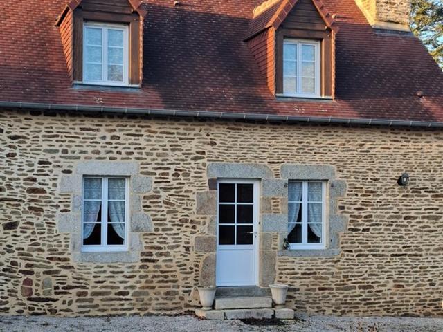 Longère + dépendance + grange, 3000m2 terrain clos, proche de ST CENERI LE GEREI & à 10 MIN ALENCON Commerces et écoles à moins de 7 min