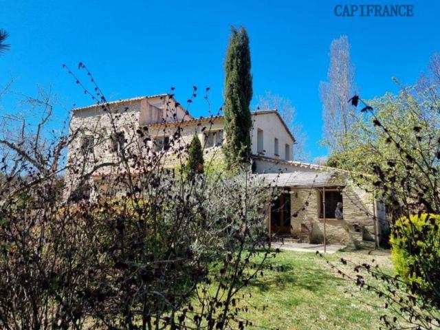 Propriété hébergement/événementiel dans le Luberon, 6,3 ha. 1073m² Forcalquier