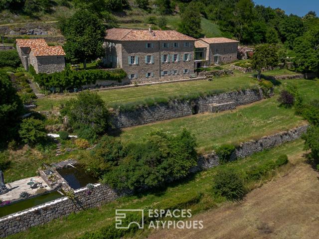 Propriété historique avec salle de concert et vue panoramiqu. 474m² Gluiras