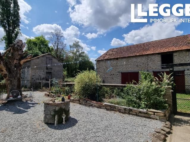 Propriété individuelle de 3 chambres avec grange et terrain