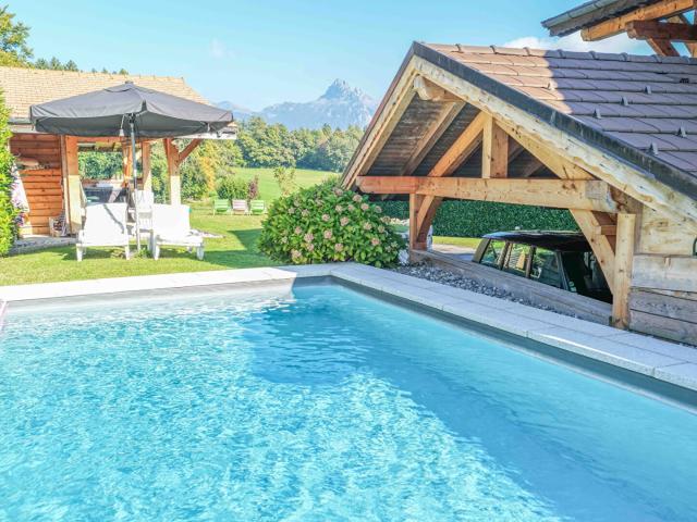 Propriété Larringes 7 pièce s 250.82 m2 / Piscine / 1571m². 251m² Larringes