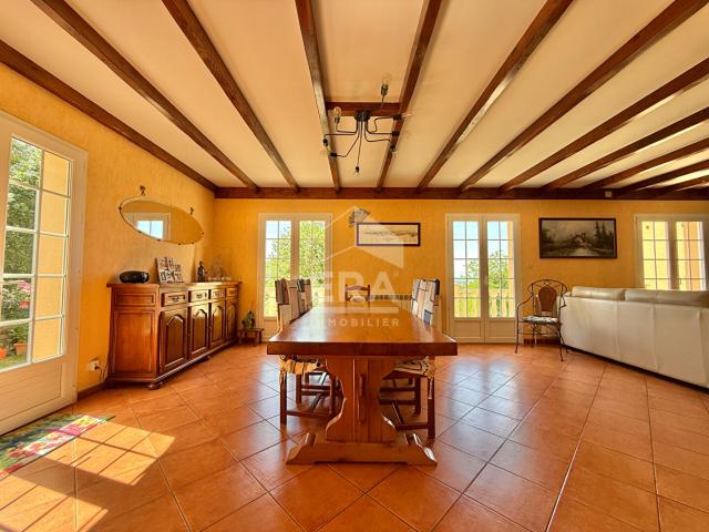 Maison familiale à vendre à Monfaucon Vue exceptionnelle sur les Pyrénées