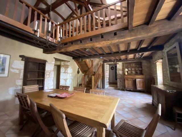 PROPRIETE Maison typique Périgourdine située au cur du cha. 207m² Saint Aubin de Lanquais