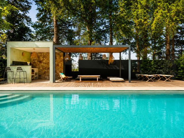 Propriété meublée de caractère du XVIIIe siècle avec piscine et maison d'amis à proximité écoles internationales