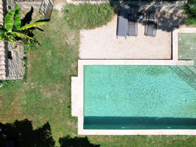 Propriété méridionale de 150 m² et jardin de 1500 m² avec piscine et spa