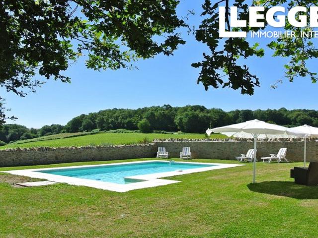 Propriété neuve et indépendante avec 3 gîtes, deux piscines et vues imprenables sur la campagne