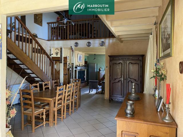 Propriété sur 2.2 hectares avec dépendances et étang. 261m² Marmande