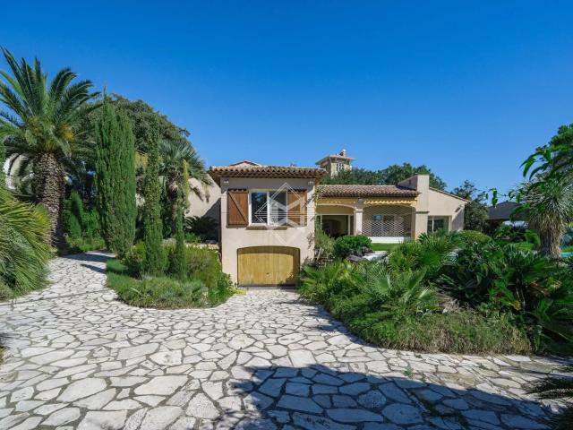 Propriété pied dans l'eau avec maison d'amis 213m² Saint Aygulf