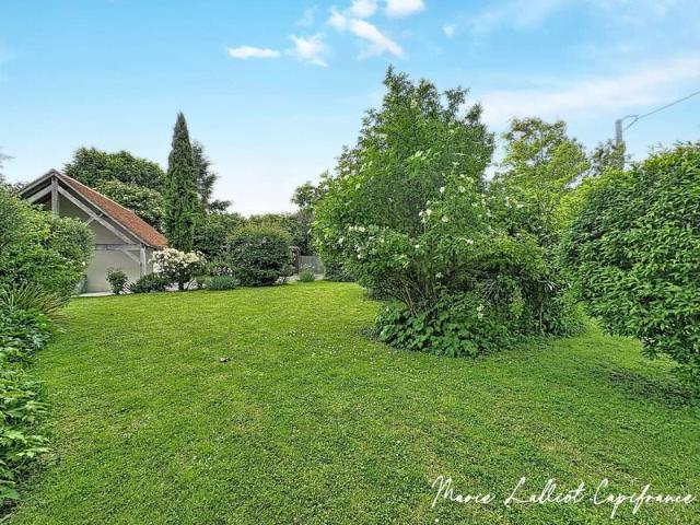 Propriété Pierres apparentes, 242m², 5 chambres, Dortoir enf. 242m² Courcy aux Loges