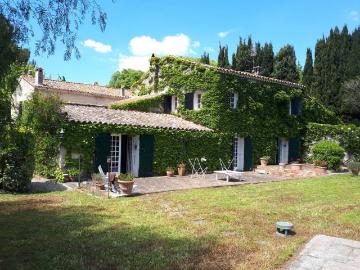 louer Maison à Alpes - Piscine, Court de tennis