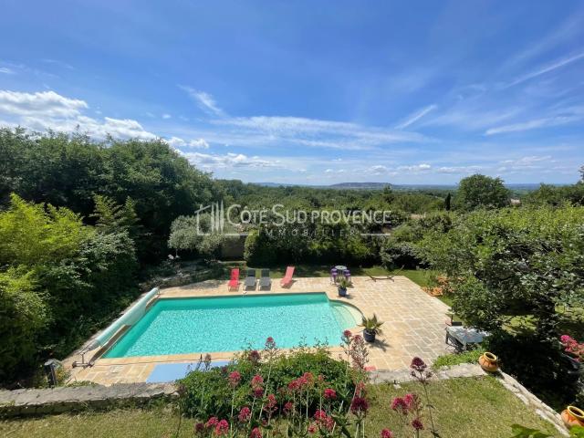 Propriete Robion Luberon 220m² Robion