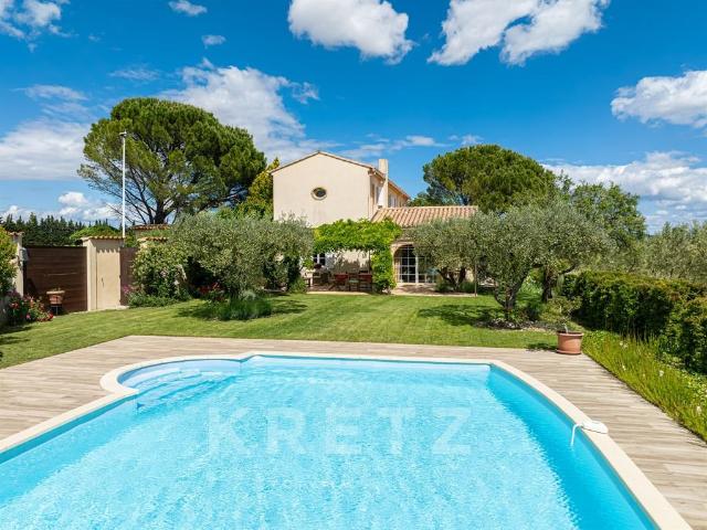 Propriété rare en Provence vues iconiques, calme absolu, vil. 257m² Sainte Cécile les Vignes