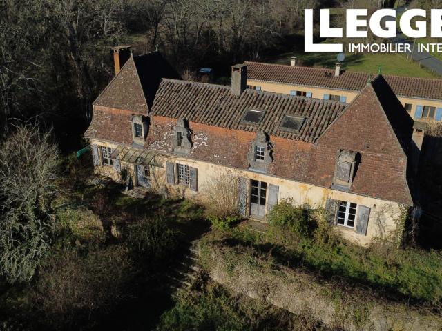 Propriété rare près des Eyzies: 2 appartements, chartreuse XVIIIᵉ, ancien moulin