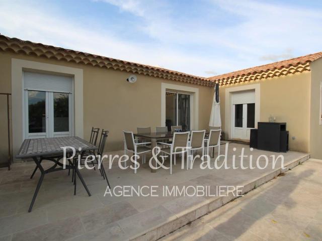 Propriété récente avec locaux professionnels avec vue dégagé. 84m² Villars