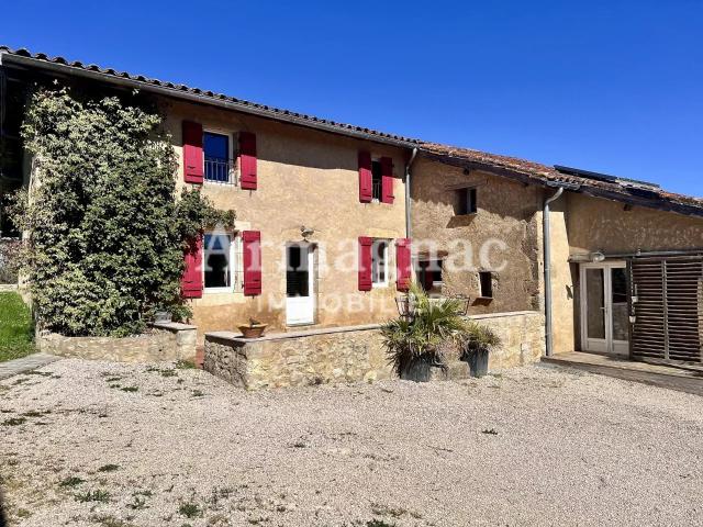 Propriété rénovée avec piscine et dépendances 230m² Roquebrune