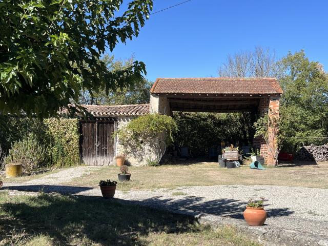 Propriete Renovee Avec Plus De 25 Hectares 240m² Escueillens et Saint Just de Bélengard