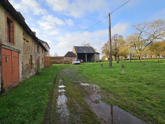 Propriété rénovée avec terrain d’1 hectare Saint Ouen sur Gartempe