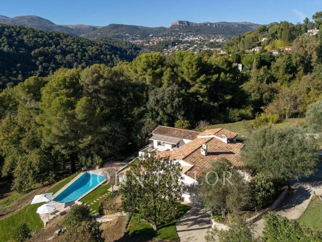 Propriété rénovée et vue panoramique sur Saint Paul de Vence 421m² Saint Paul
