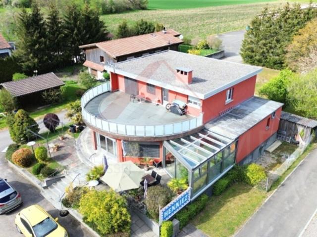 Propriété résidentielle et commerciale à Fahy JU charme et potentiel pour vivre et travailler au même endroit