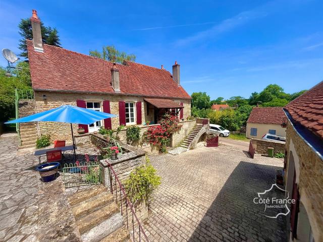 Propriété Restaurée en Pierre de 3 chambres avec une grande. 160m² Courcelles