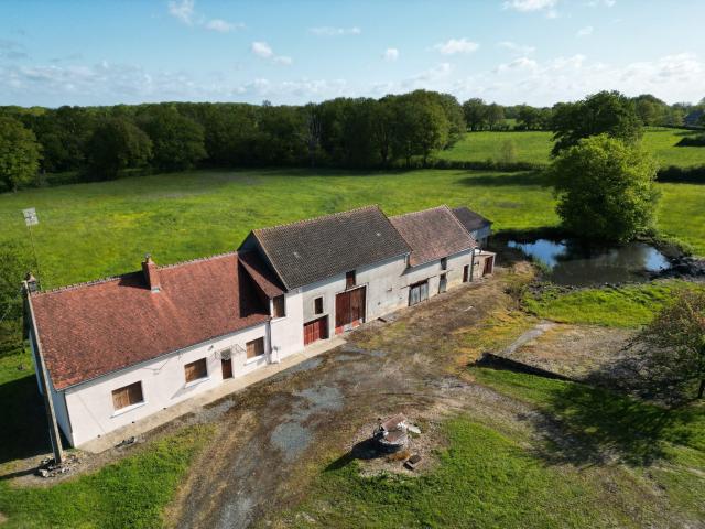 Propriété rurale 8 ha, maison, seconde maison à restaurer et dépendances