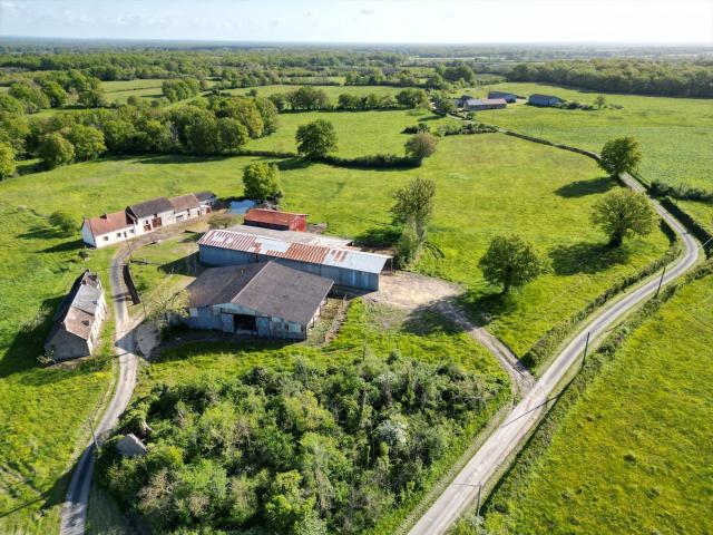 Propriété rurale 8 ha, maison, seconde maison à restaurer et. 80m² Nuret Le Ferron