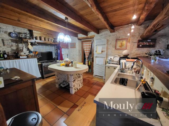 Propriete Typique Du Quercy Situee Dans Le Parc Regional Des. 250m² Cremps