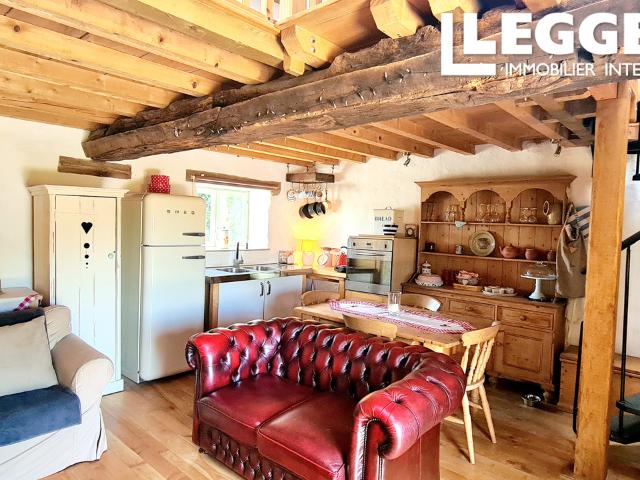 Propriété XVIIe à finir de rénover, cottage 1 ch. aménagé, grand jardin, à 2 km des commodités