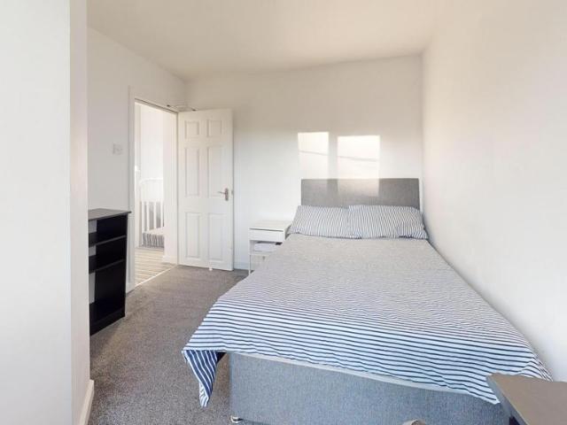 Prospect Terrace, Durham DH1 4 bed house to rent £2,375 pcm £548 pw