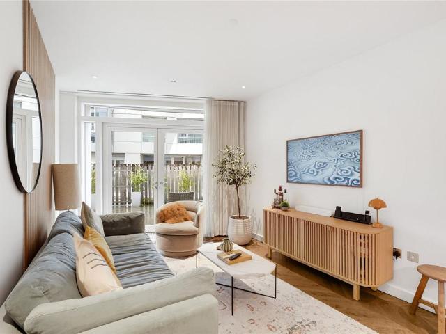 Prospect Way, London, SW11 1 bed apartment to rent £3,700 pcm £854 pw